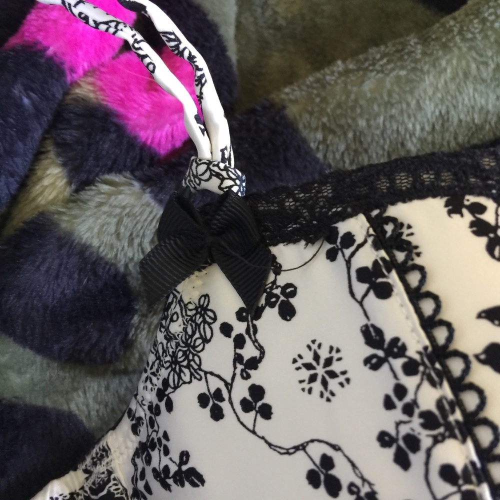 VS Sexy Little Things Underwire, push-up print bra - Picture 12 of 12
